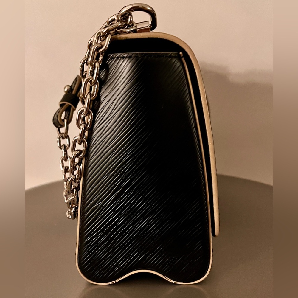 Louis Vuitton Twist MM Epi World Tour Shoulder Bag Black Leather - Picture 2 of 8